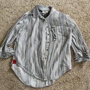 Try Lux jean’s Medium 3/4 sleeve button down top